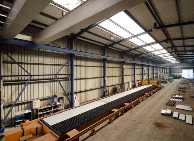 Fabricación estructuras de acero Fabricación estructuras de acero Fabrication de structures en acier Manufacture of steel structures