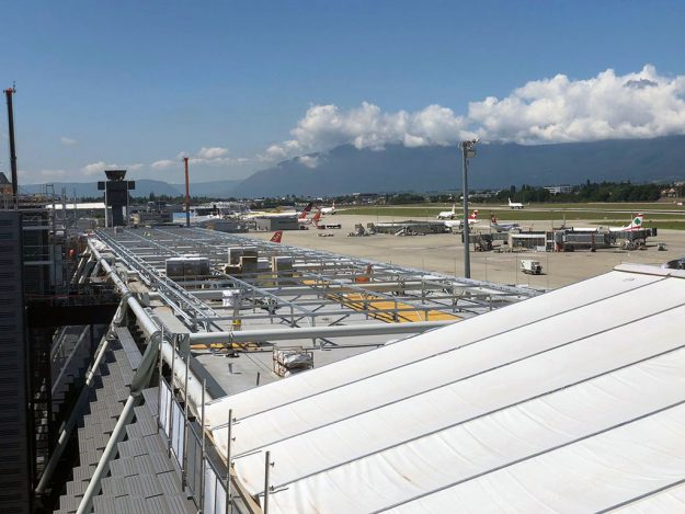 Estructura cubierta para paneles fotovoltaicos aeropuerto de Ginebra